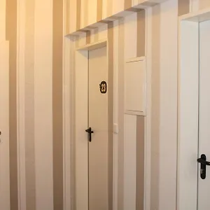 https://hotel-famosa.topcolognehotels.com